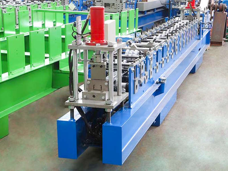 Rolleformingsmaskin for palleprofiler