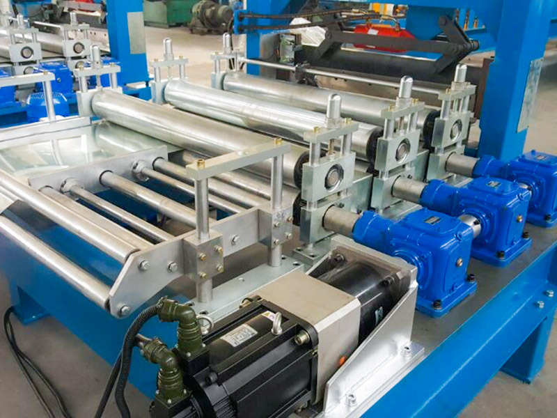 Enkel Coil Flatting og Cutting Machine